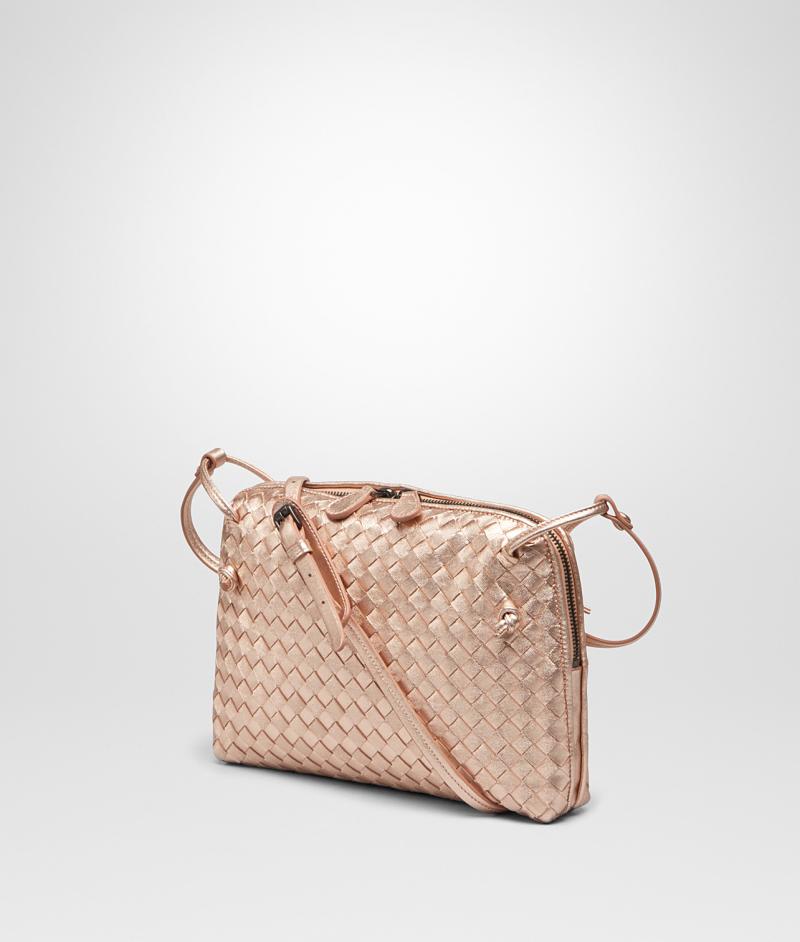 BOTTEGA VENETA MESSENGER BAG IN ROSE GOLD INTRECCIATO GROS GRAIN