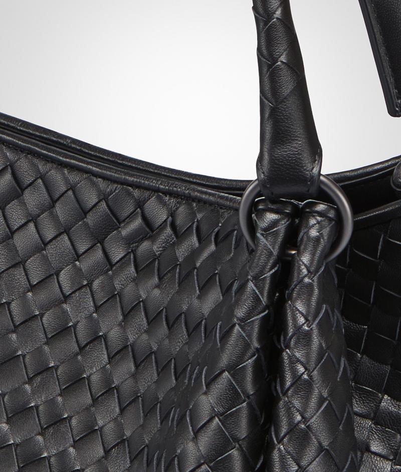 BOTTEGA VENETA PARACHUTE BAG IN NERO INTRECCIATO NAPPA