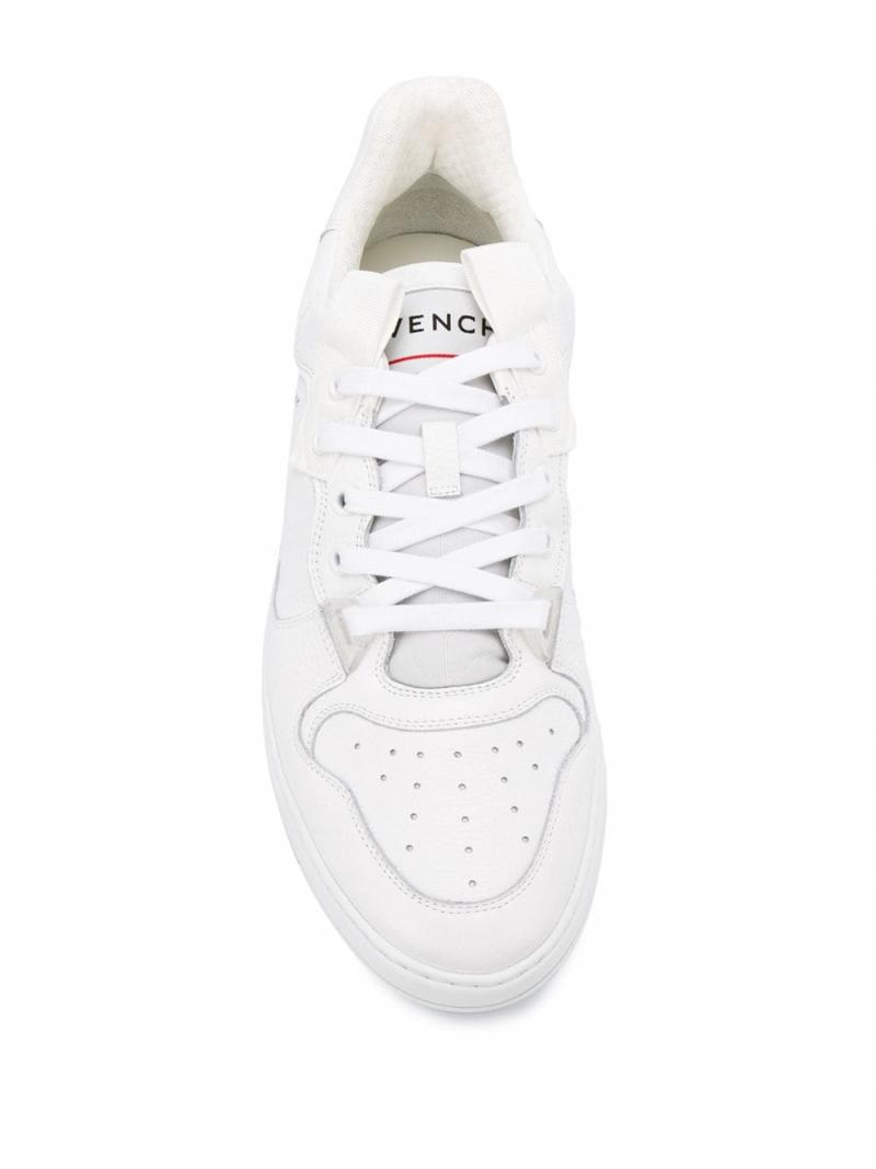 GIVENCHY